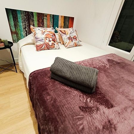 By Universitat Private Rooms Barcelona Eksteriør bilde