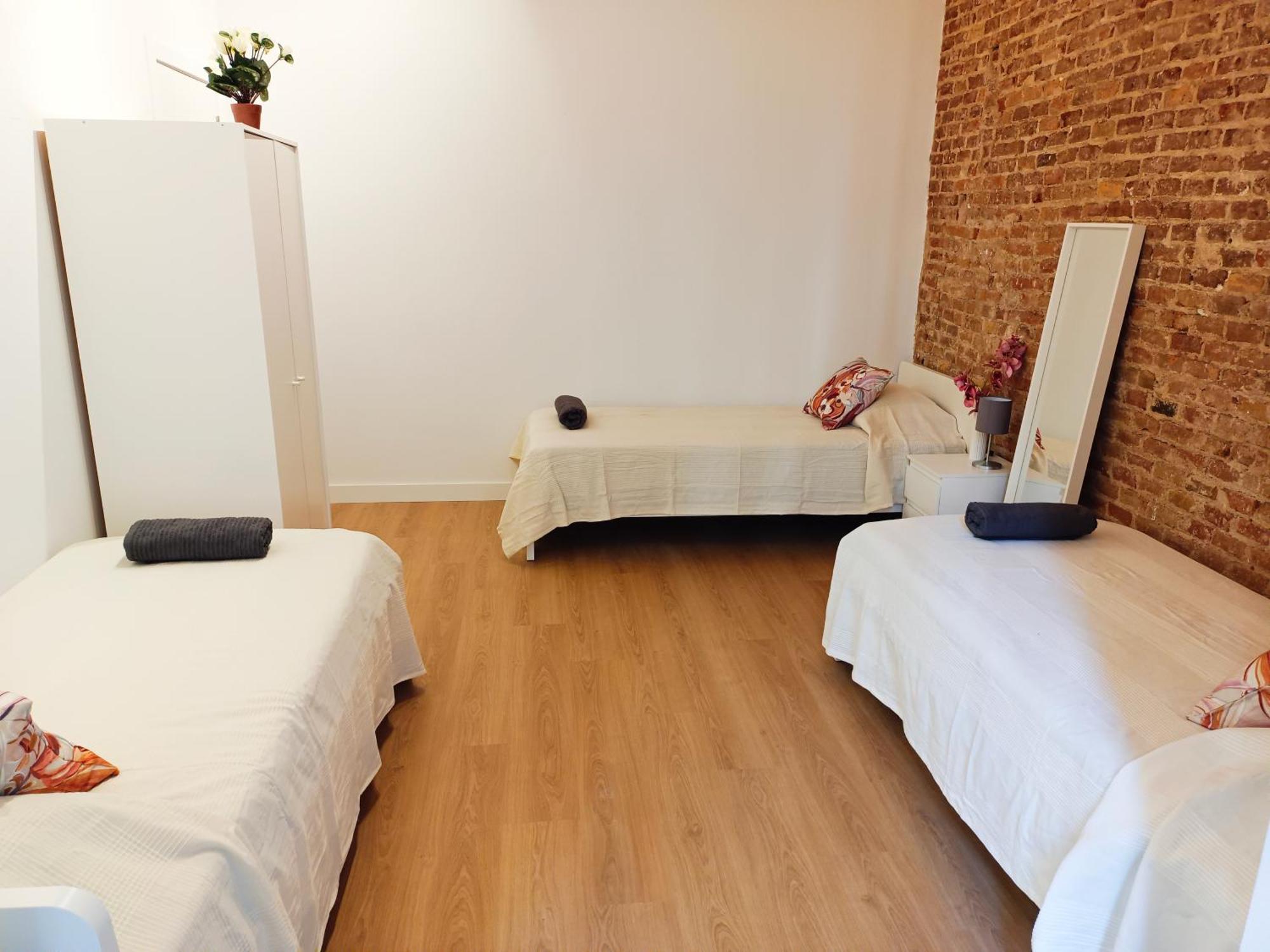 By Universitat Private Rooms Barcelona Eksteriør bilde